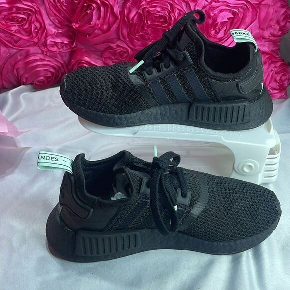 Adidas NMD R1 Mint Glow‎ Black 2018 AQ1102 for women Size 6 - Picture 2 of 14